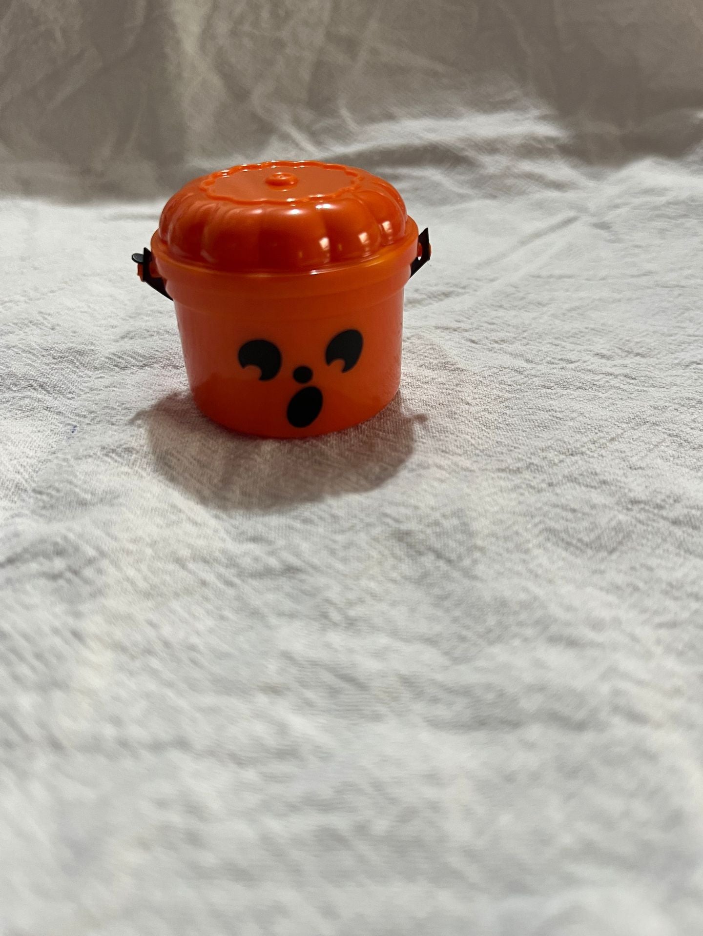 🔥Skumle mini-bøttefigurer(Kjøp 2 få 1 gratis)