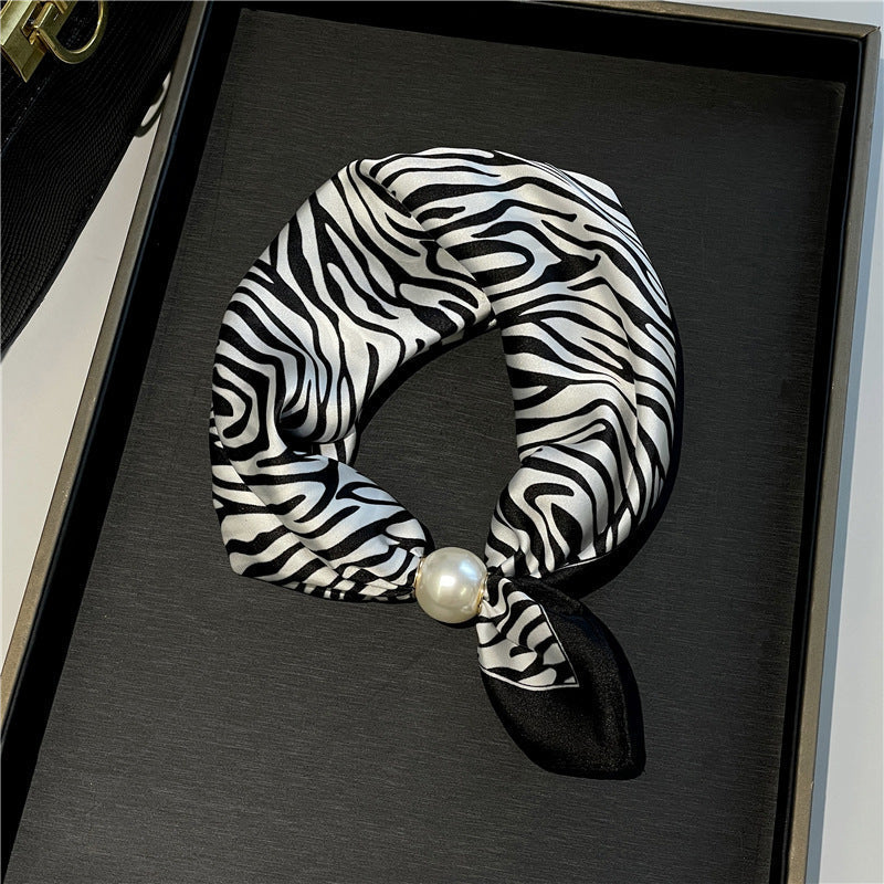 🧣 Oansträngd glamour: Påsnäppbar pärlhalsbandsscarf ✨