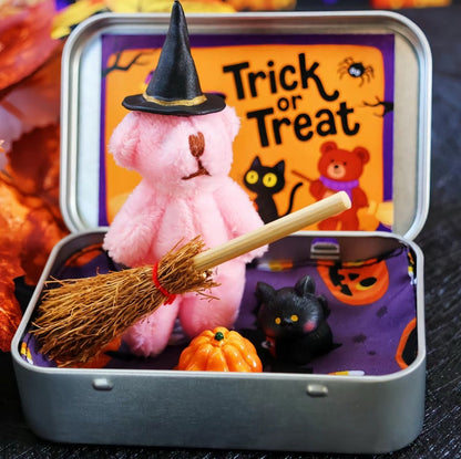 🎁Siste dag 49 % RABATT🎃🧸Håndlaget søt heksebamse i eske