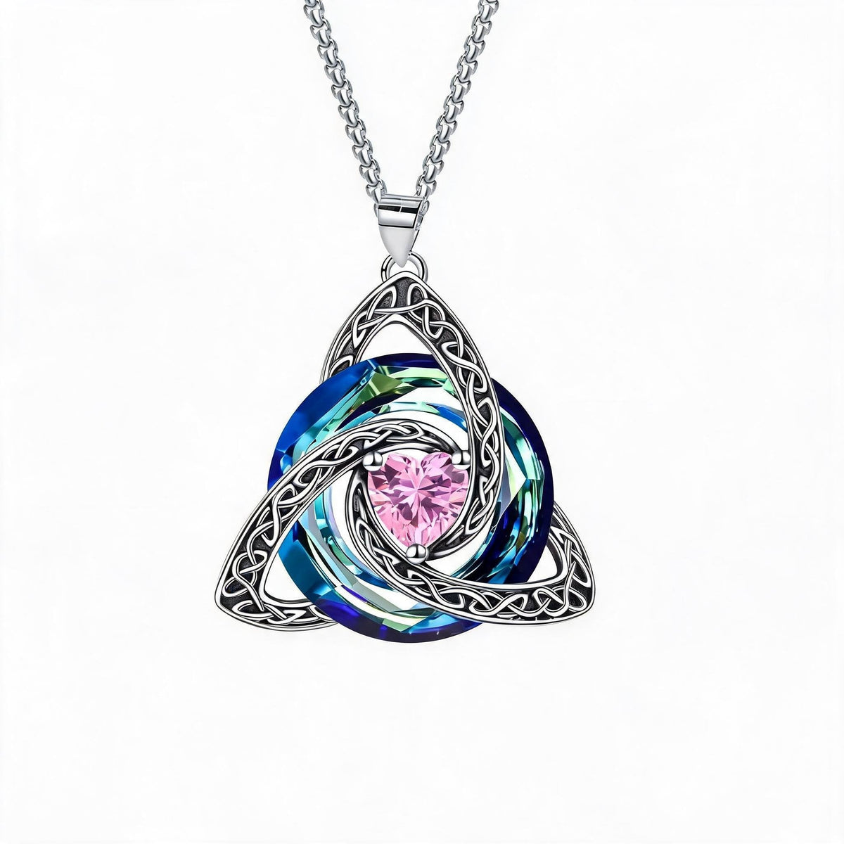 ✨ Halsband med födelsesten och keltisk treenighetsknut – en betydelsefull symbol för kärlek och samhörighet 🍀