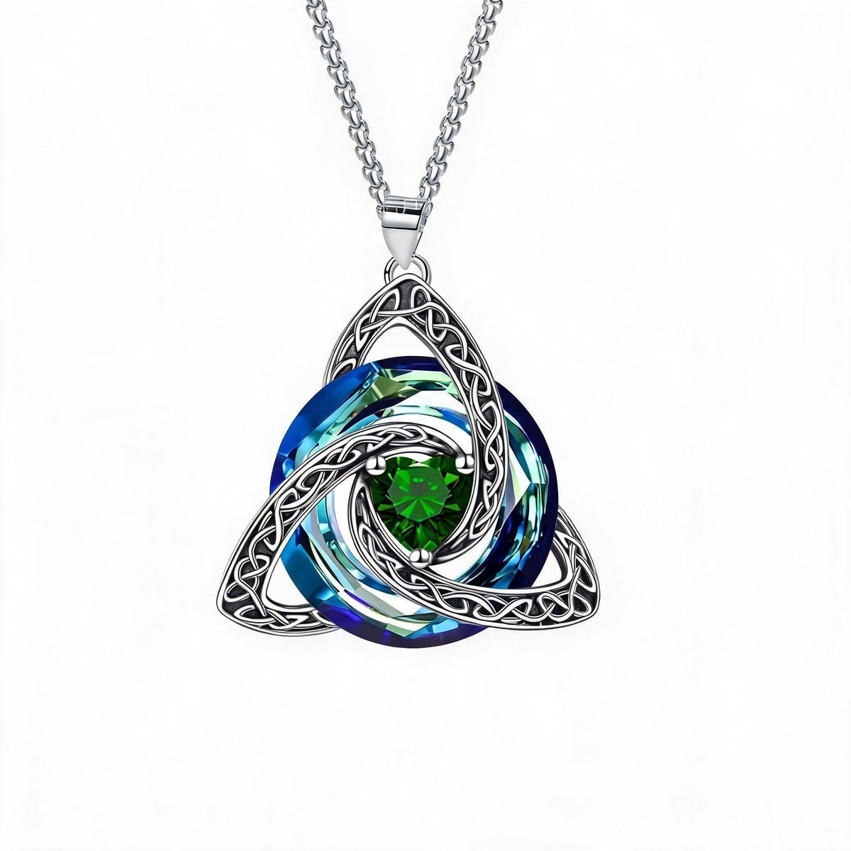 ✨ Halsband med födelsesten och keltisk treenighetsknut – en betydelsefull symbol för kärlek och samhörighet 🍀