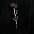 Brosch med grenformad blominsats