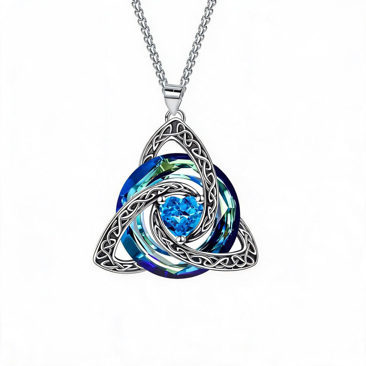 ✨ Halsband med födelsesten och keltisk treenighetsknut – en betydelsefull symbol för kärlek och samhörighet 🍀