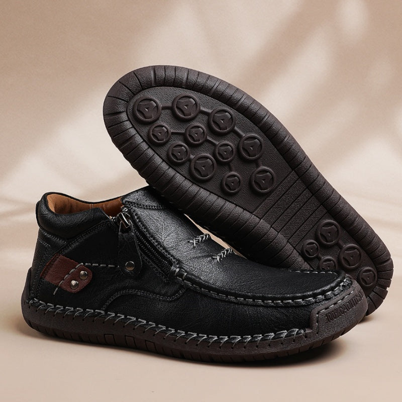 ⏰Tidsbegränsad rea 50 % RABATT - Handgjorda herrstövlar i premiumläder med slip-on-funktion – Bred tå, stöd för hålfoten, vattentäta, tryckavlastande, halkfri sula för vardagsbruk, resor och utomhusbruk