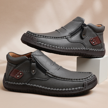 ⏰Tidsbegränsad rea 50 % RABATT - Handgjorda herrstövlar i premiumläder med slip-on-funktion – Bred tå, stöd för hålfoten, vattentäta, tryckavlastande, halkfri sula för vardagsbruk, resor och utomhusbruk