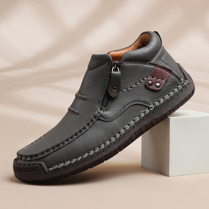 ⏰Tidsbegränsad rea 50 % RABATT - Handgjorda herrstövlar i premiumläder med slip-on-funktion – Bred tå, stöd för hålfoten, vattentäta, tryckavlastande, halkfri sula för vardagsbruk, resor och utomhusbruk