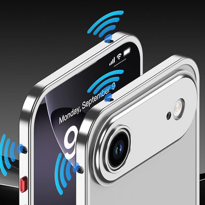 iPhone-skal med bar ram i metall och värmeavledande funktion med sjöhästspänne