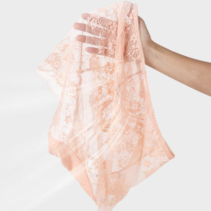 Sexiga andningsbara spetstrosor i plusstorlek